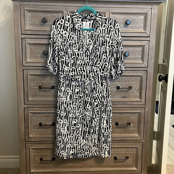 Suzi Chin for Maggy Boutique Dresses & Skirts - Black and White Business Casual Dress